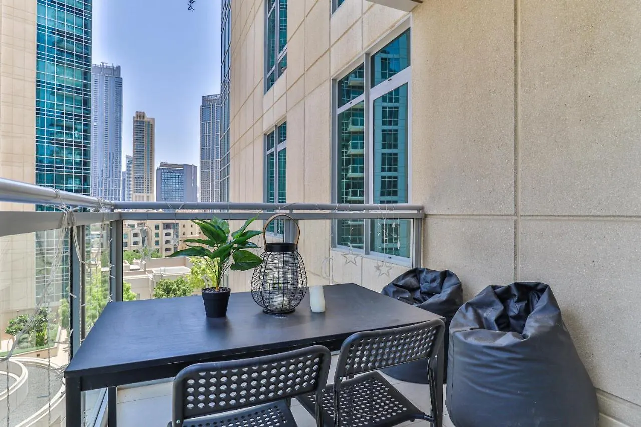 Higuests - Luxurious Apartment With Burj Khalifa Views Dubai