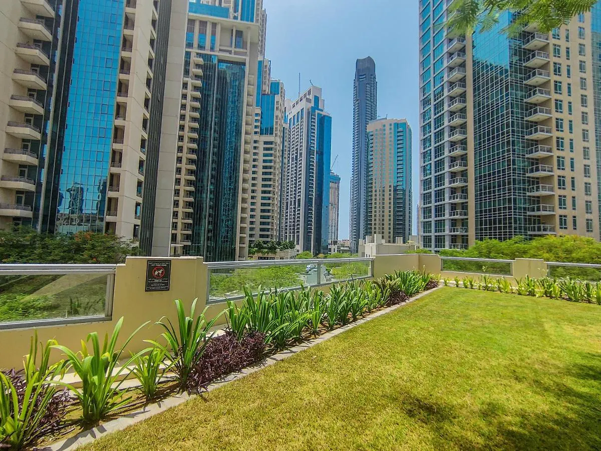 Higuests - Luxurious Apartment With Burj Khalifa Views Dubai